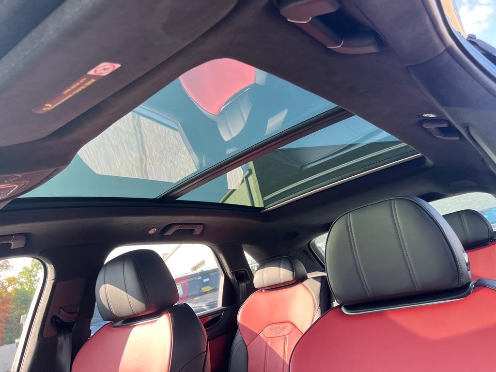 2023 Bentley Bentayga S photo 19