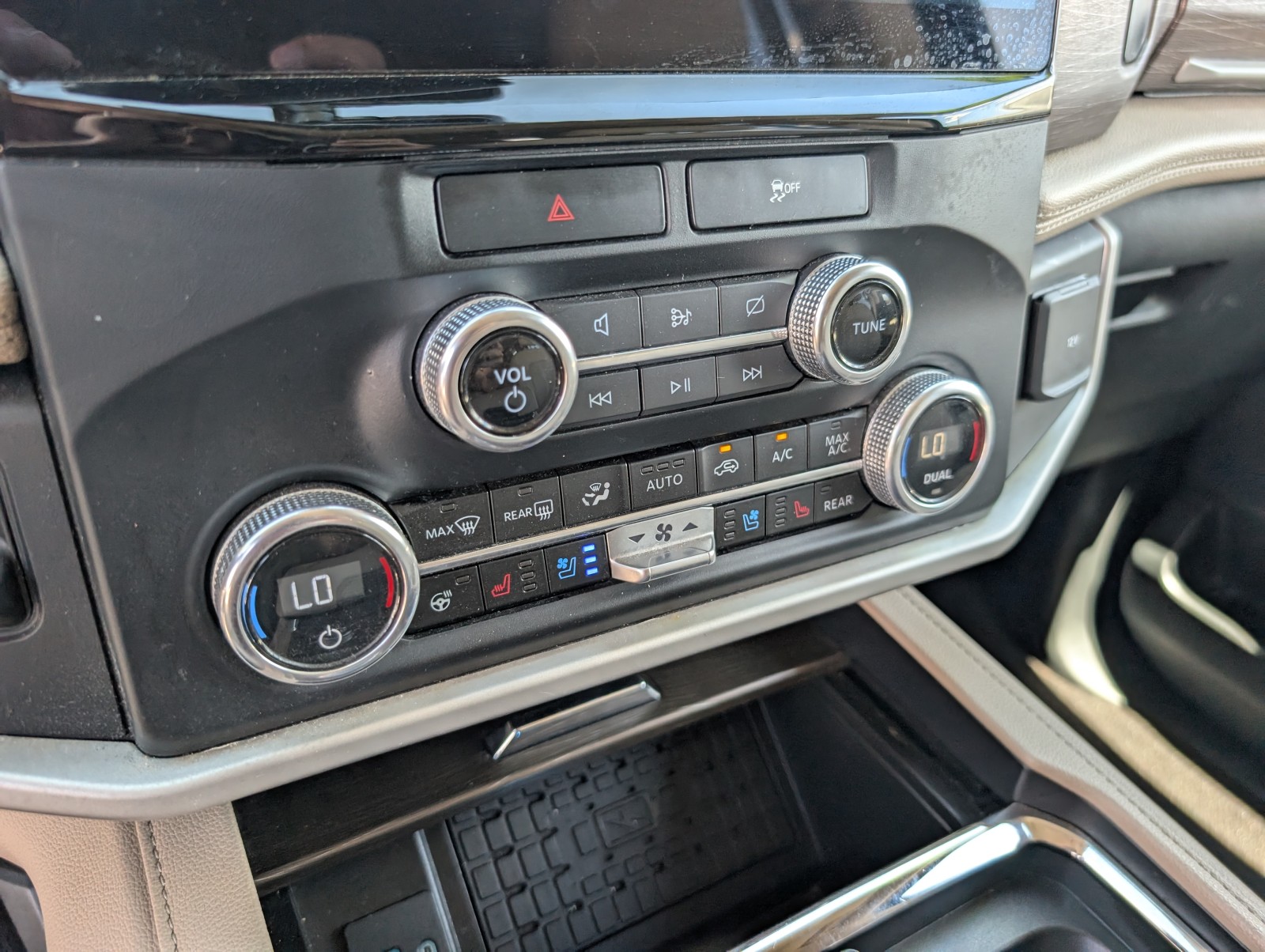 Used 2023 BLACK Ford Limited image 13