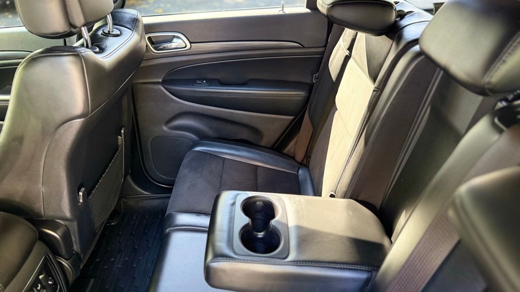 2020 Jeep Grand Cherokee Altitude photo 17