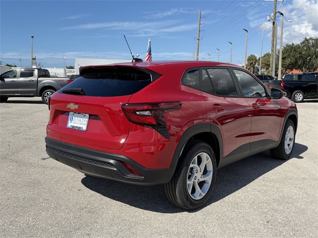 2026 Chevrolet Trax LS photo 4