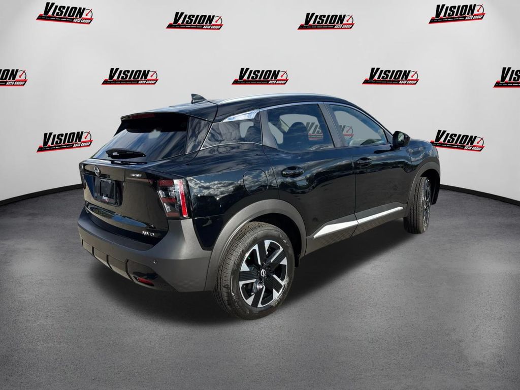 2025 Nissan Kicks SV photo 5