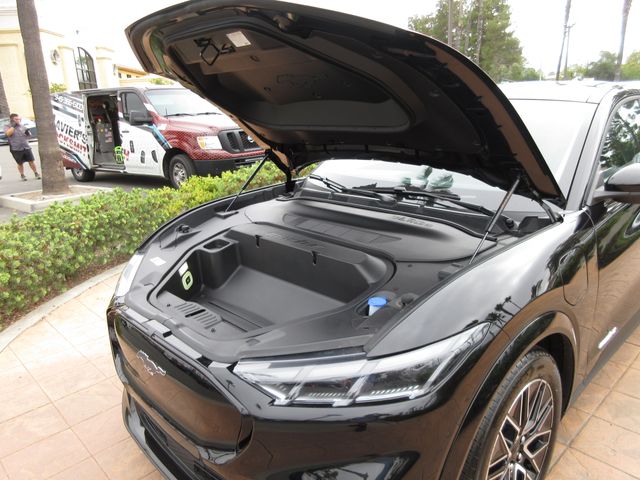 2025 Ford Mustang Mach-E Premium photo 24