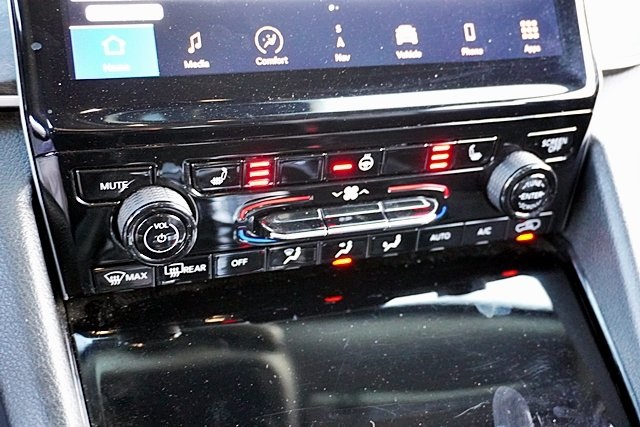 Used 2023 Red Jeep Limited image 27