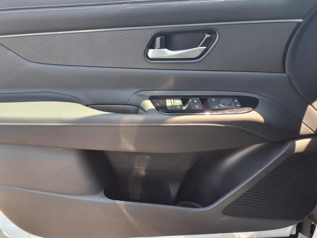 2025 Nissan Murano SV photo 13