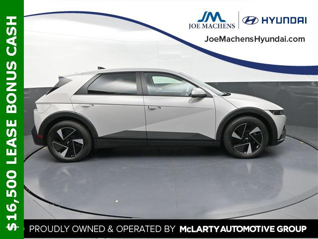 2025 Hyundai IONIQ 5 SE's photo