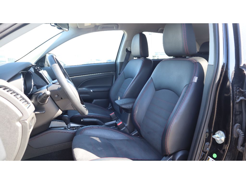 2024 Mitsubishi Outlander Sport ES photo 6