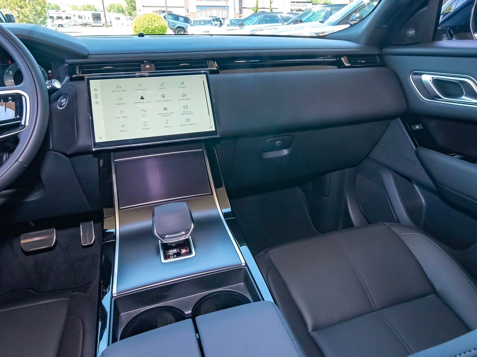 2026 Land Rover Range Rover Velar SE photo 35