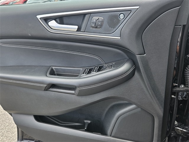 2022 Ford Edge Titanium photo 21
