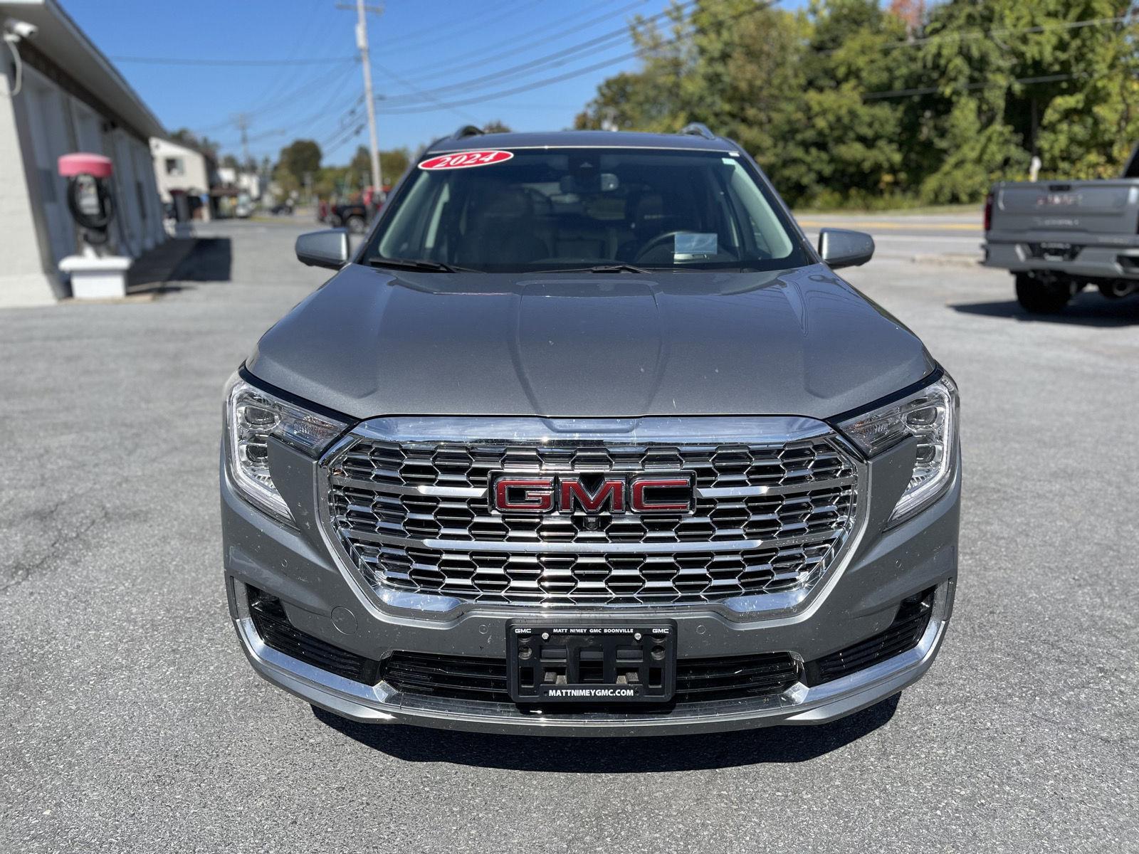 2024 Gmc Terrain Denali photo 2