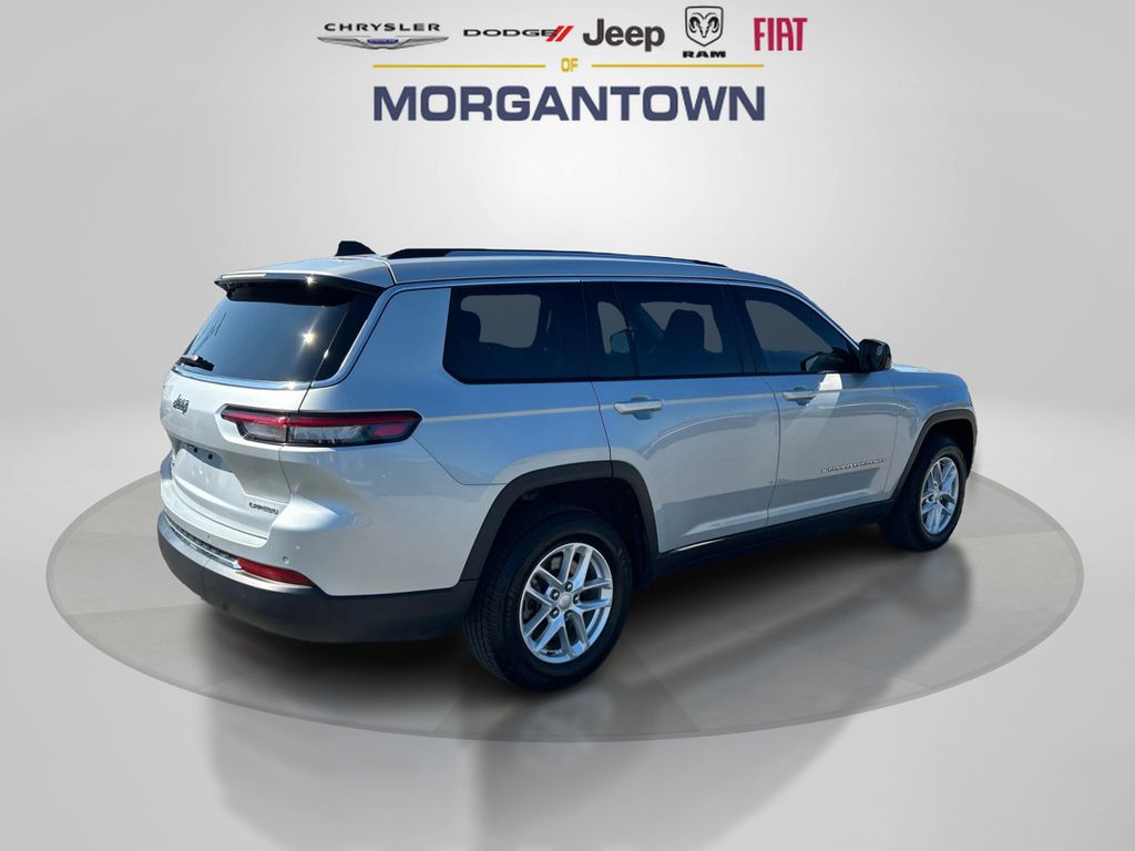 2023 Jeep Grand Cherokee Laredo photo 2