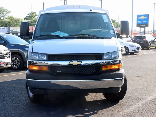2025 Chevrolet Express Cutaway 3500 photo 3