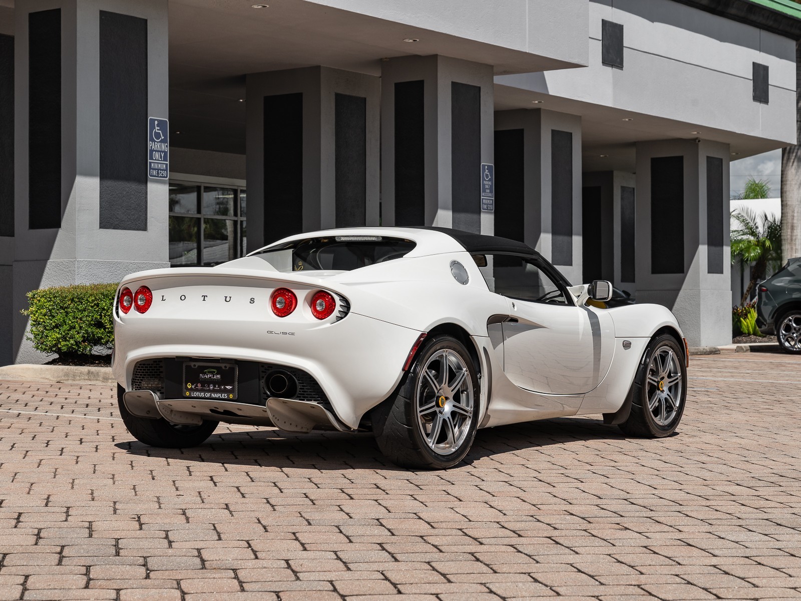 2006 Lotus Elise photo 13