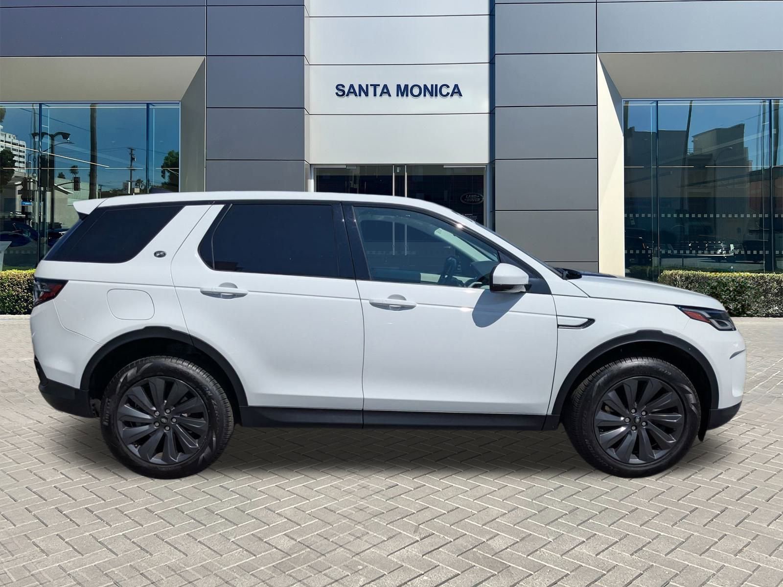 2023 Land Rover Discovery Sport SE photo 3