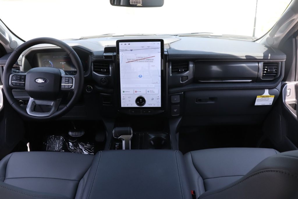 2025 Ford F-150 Lightning photo 11