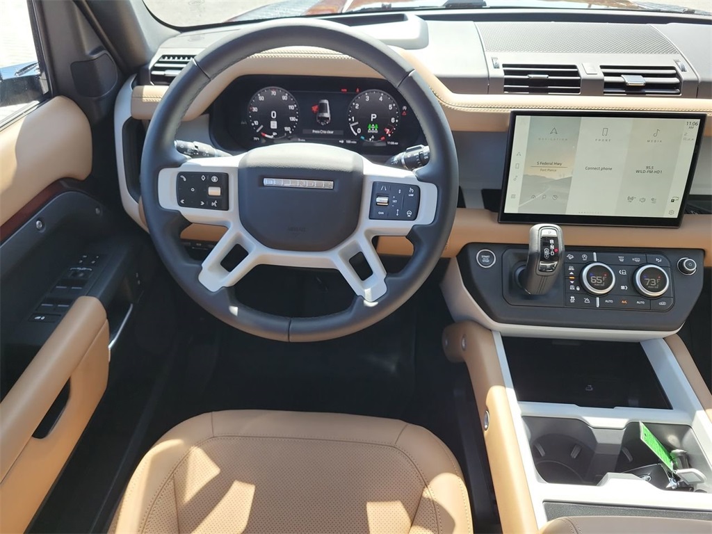 2025 Land Rover Defender 130 S photo 17