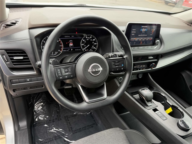 2023 Nissan Rogue SV photo 2