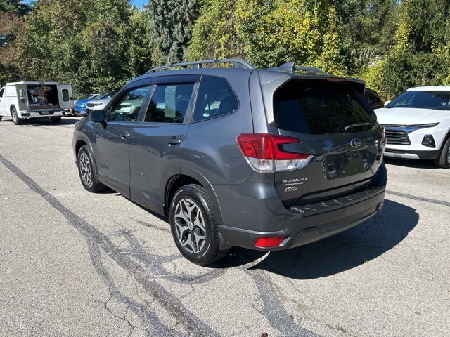 2020 Subaru Forester Premium photo 3