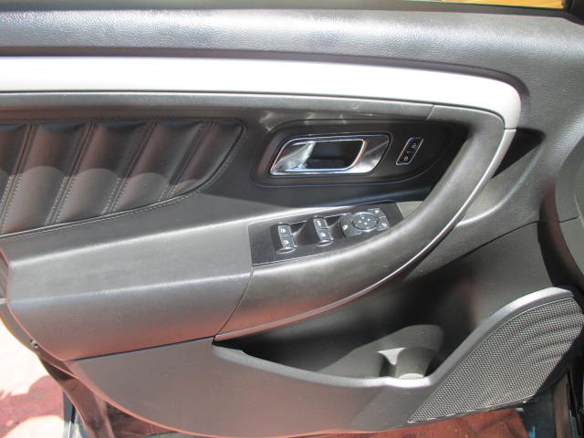 2014 Ford Taurus SEL photo 5