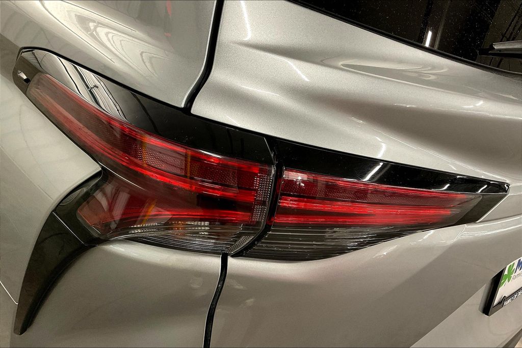 2021 Toyota Sienna XLE photo 30