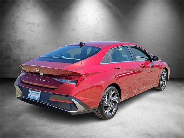 2025 Hyundai Elantra SEL Sport photo 6