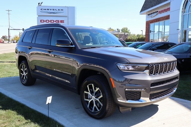 2025 Jeep Grand Cherokee Limited photo 3