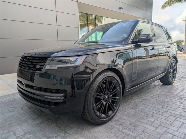 2025 Land Rover Range Rover SE photo 8