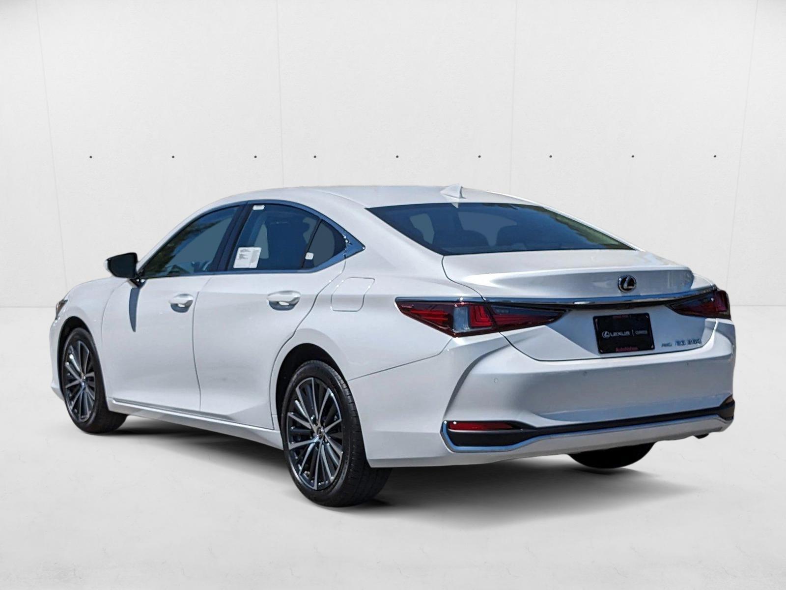2024 Lexus ES 250 photo 9