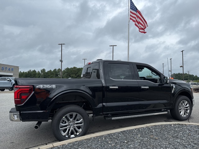 2025 Ford F-150 Lariat photo 12