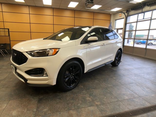 2022 Ford Edge ST photo 2