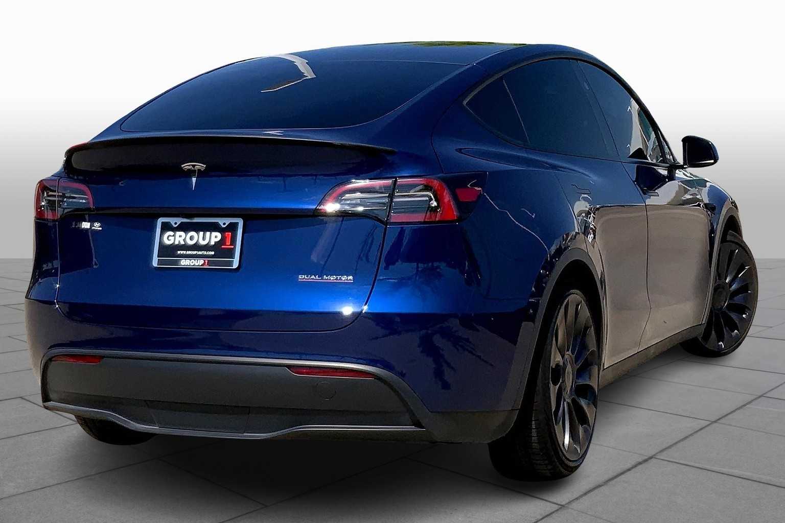 2024 Tesla Model Y Performance photo 12