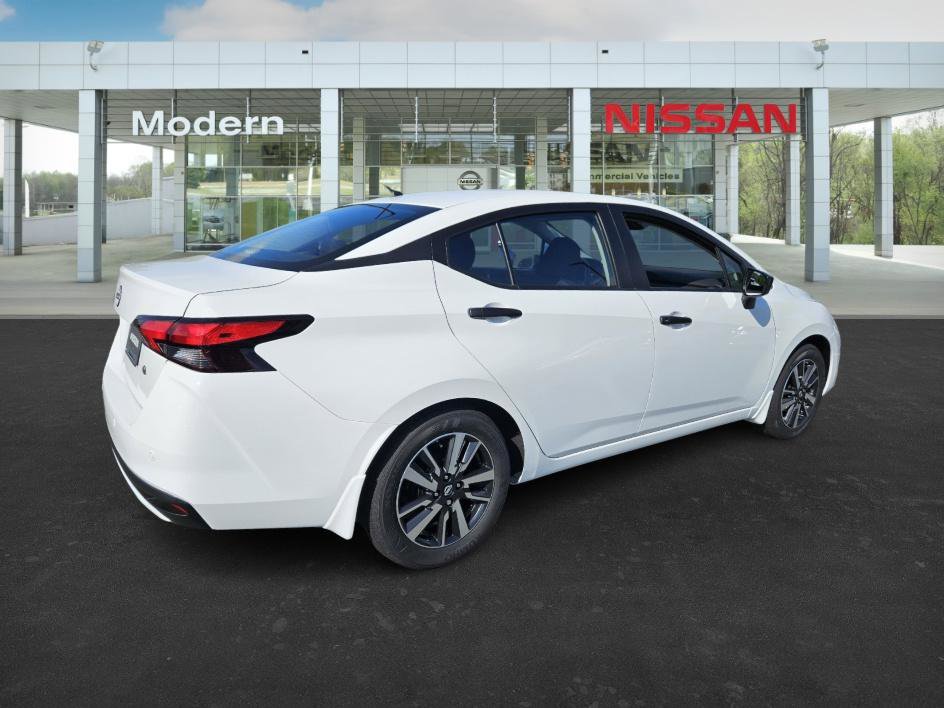 2025 Nissan Versa S photo 4