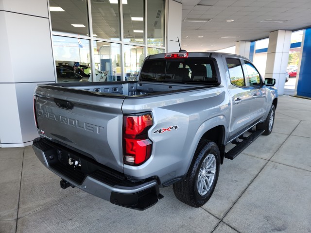 2025 Chevrolet Colorado Work Truck LT photo 2