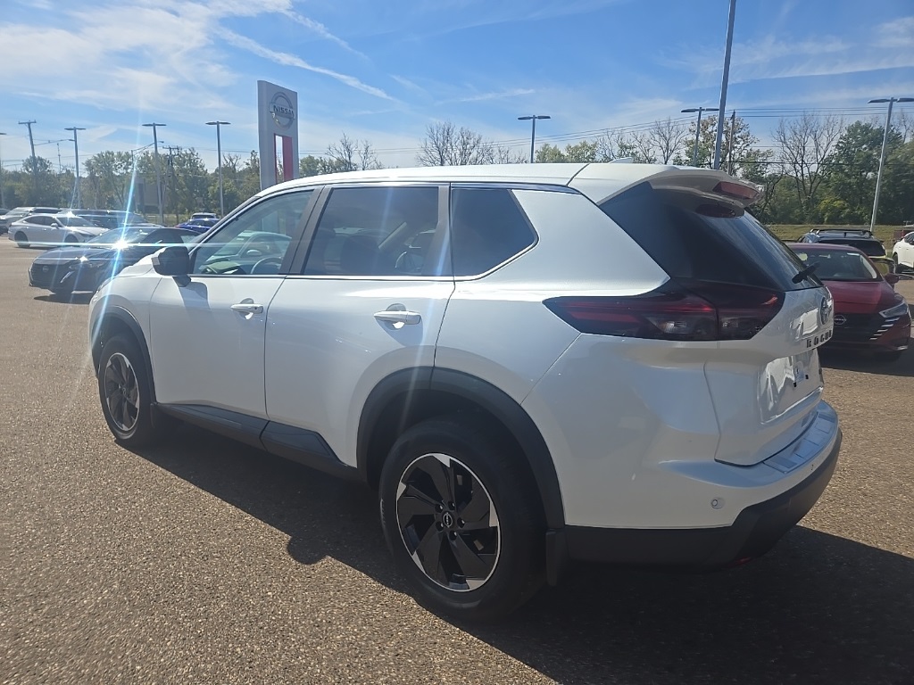 2026 Nissan Rogue SV photo 4