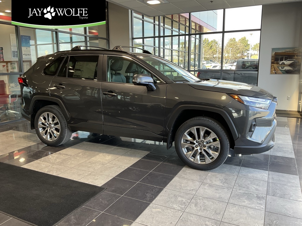 2025 Toyota RAV4 XLE Premium's photo