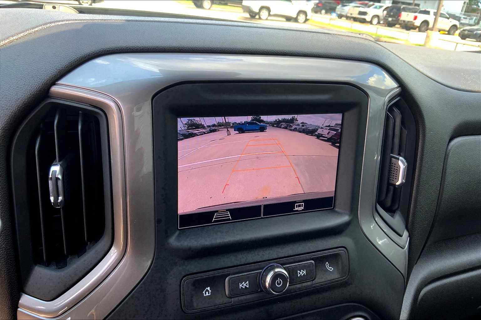2023 Chevrolet Silverado 1500 Custom photo 26