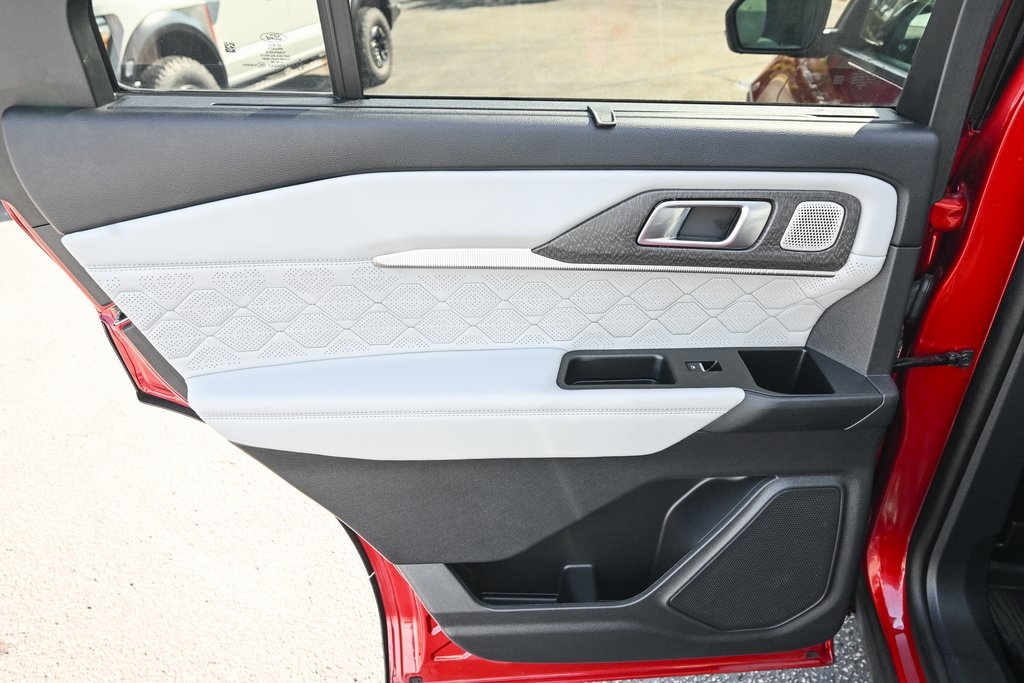 2025 Ford Explorer Platinum photo 23
