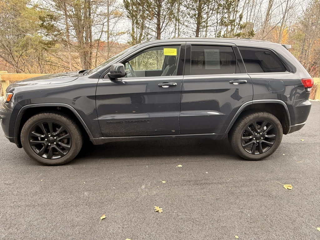 2018 Jeep Grand Cherokee Altitude photo 2