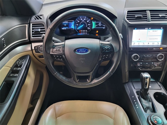 2017 Ford Explorer XLT photo 25