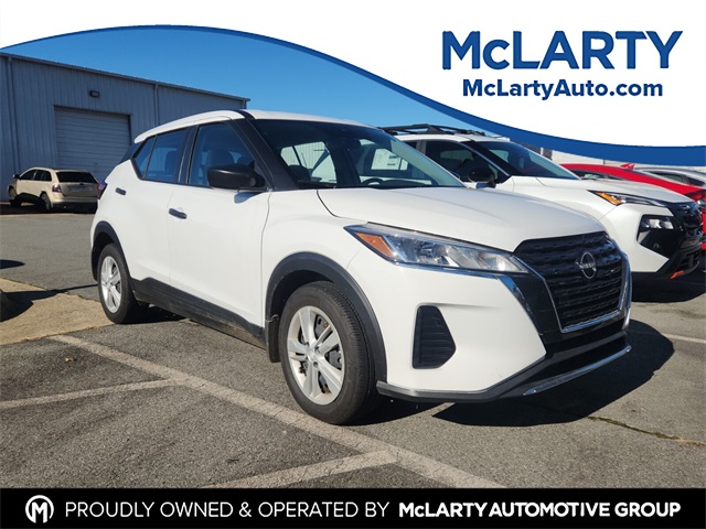 2025 Nissan KICKS PLAY Base's photo