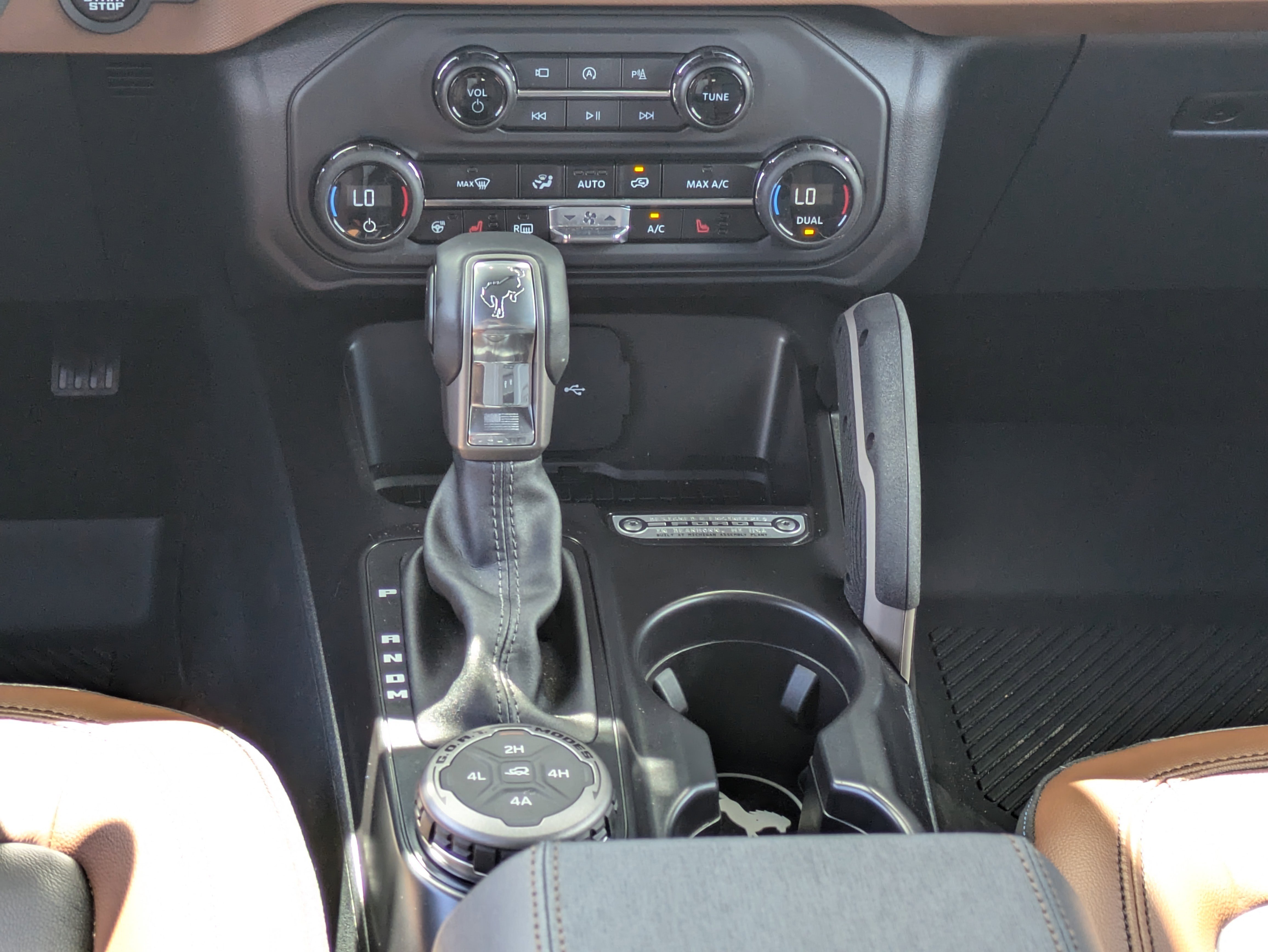 2024 Ford Bronco Outer Banks photo 4