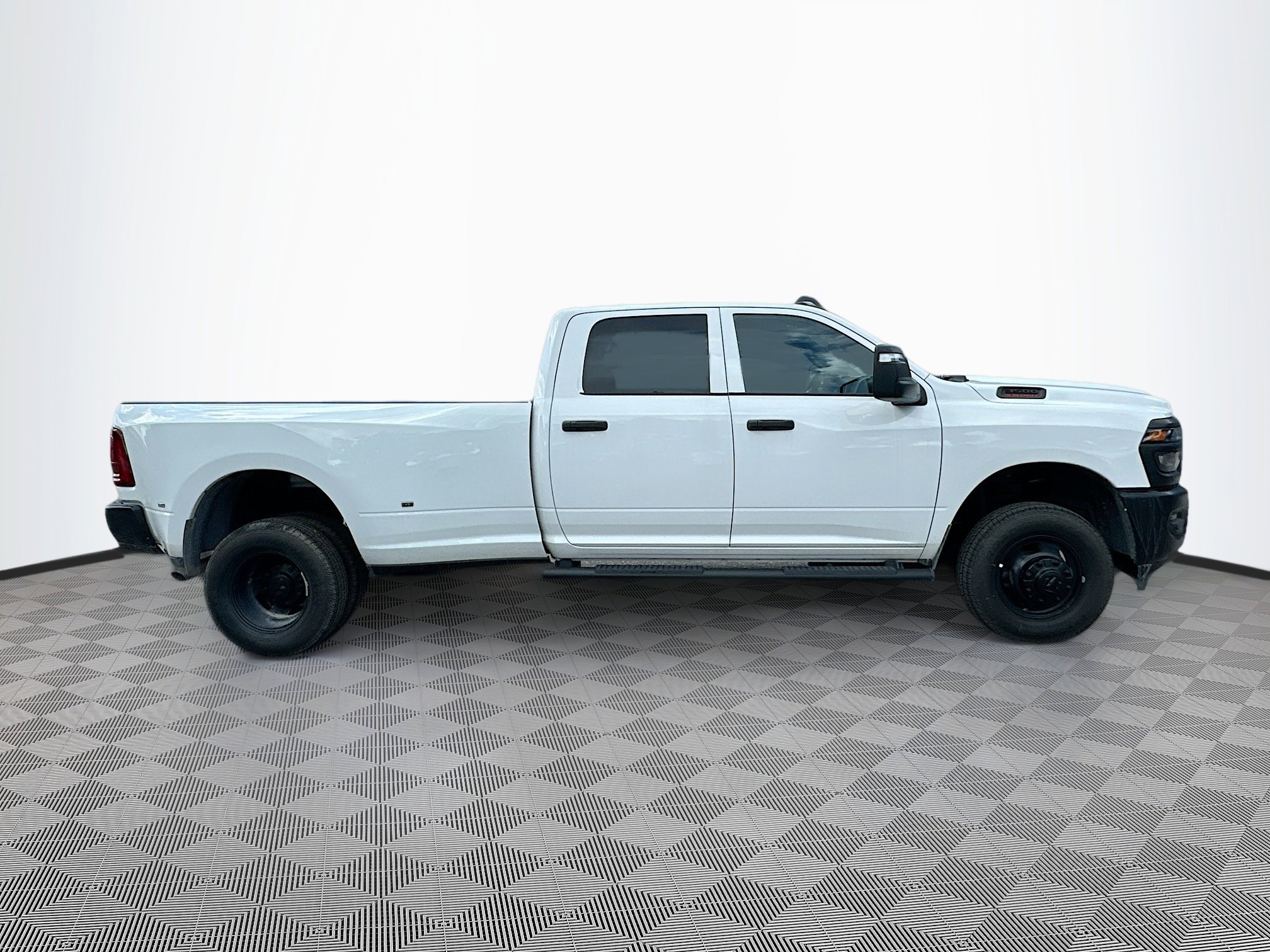 2025 Ram 3500 Tradesman photo 3