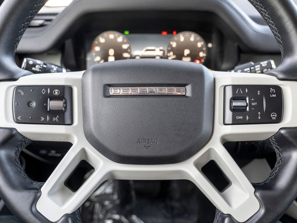 2024 Land Rover Defender 110 S photo 11