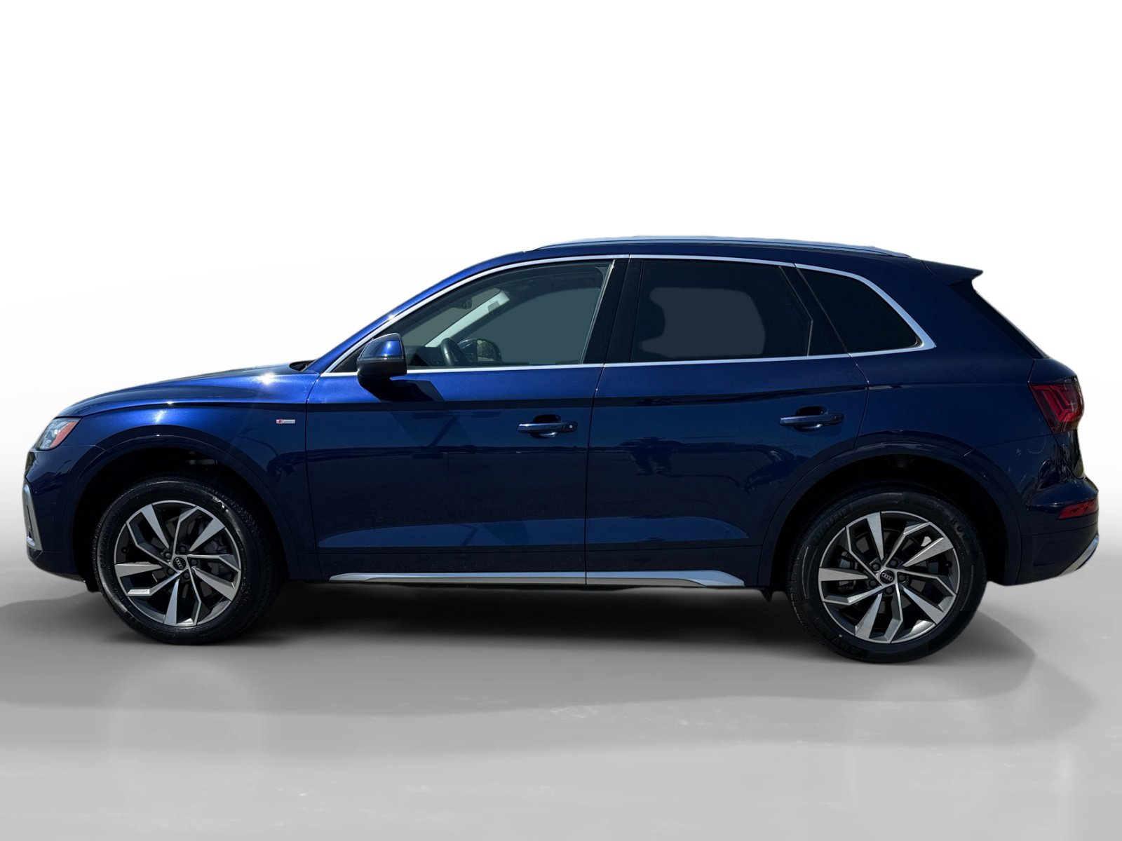 2024 Audi Q5 45 S line Premium Plus photo 2