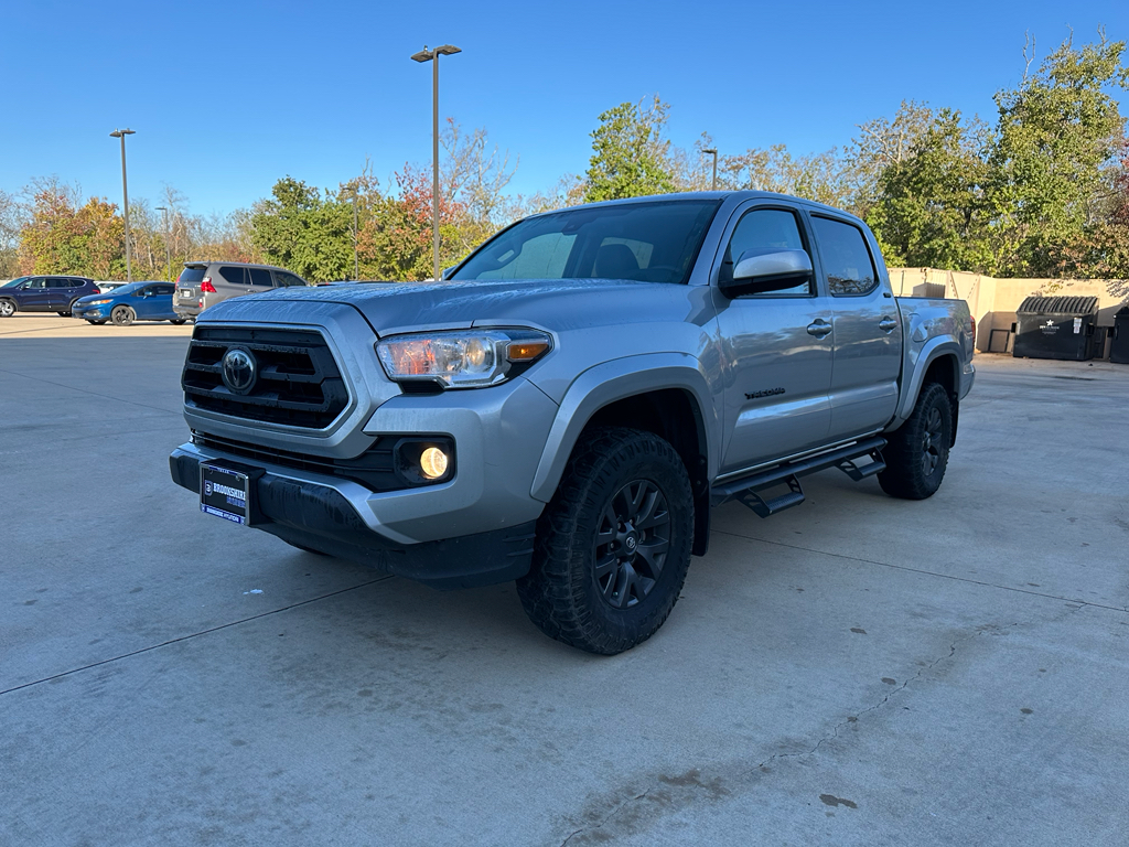2022 Toyota Tacoma SR5's photo