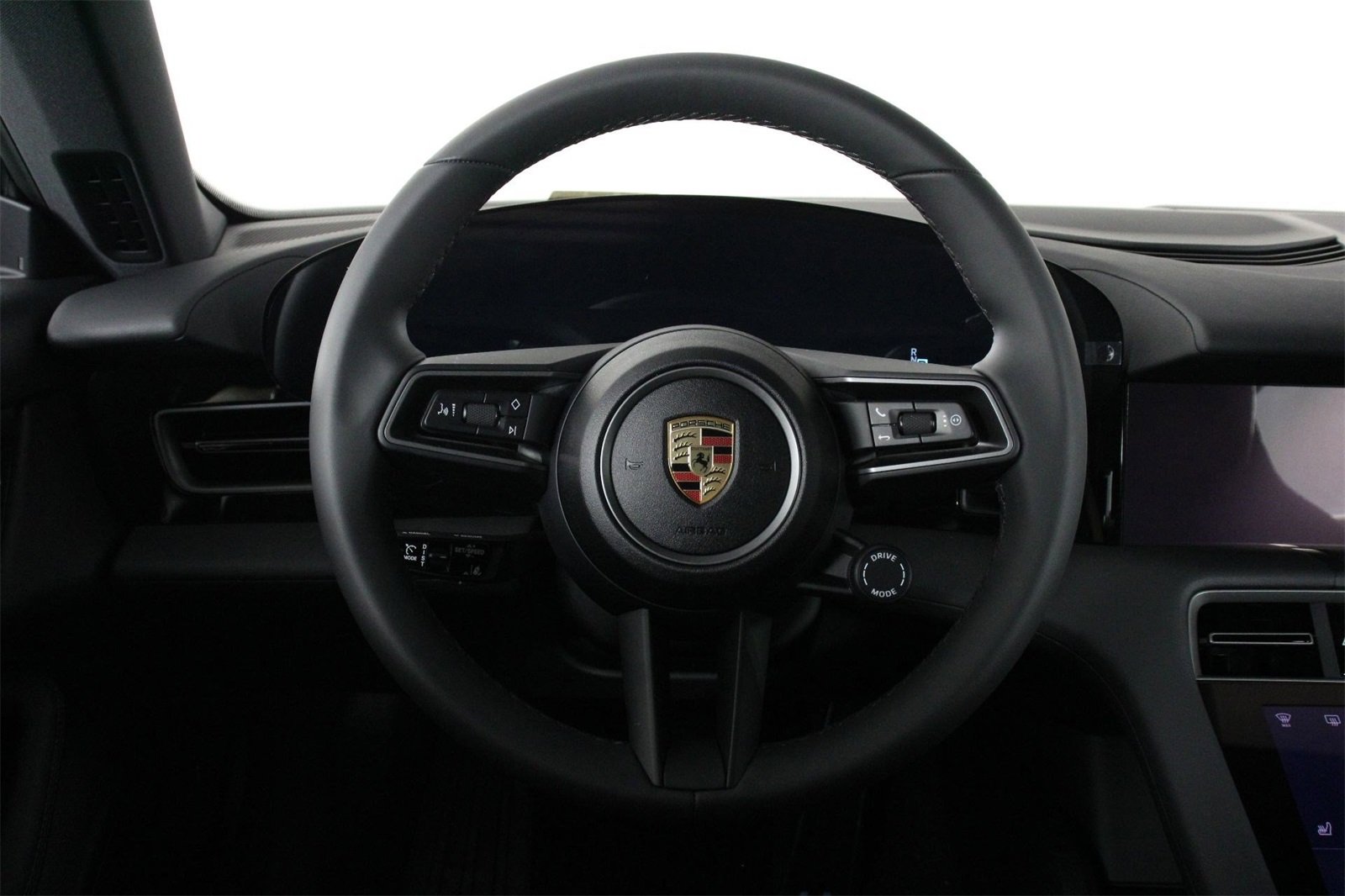 2025 Porsche Taycan photo 12