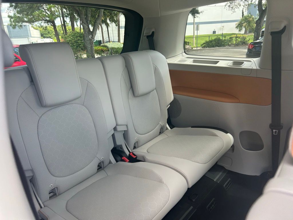 2025 Volkswagen ID. Buzz Pro Plus photo 29