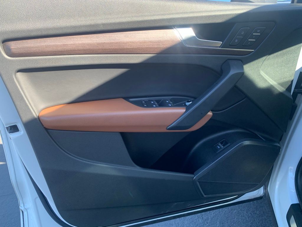 2021 Audi Q5 Premium 45 TFSI photo 8