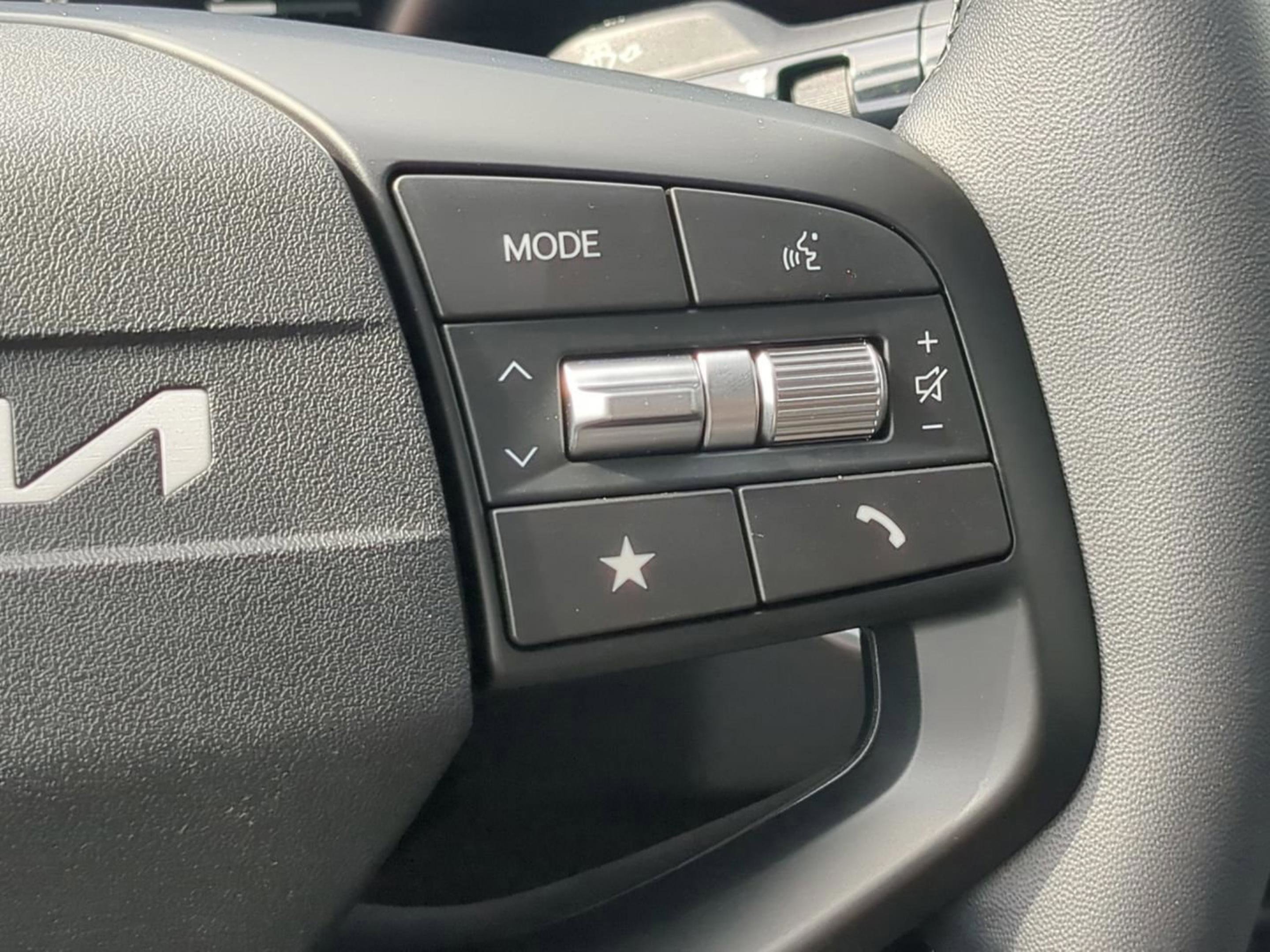 2025 Kia K4 EX photo 22