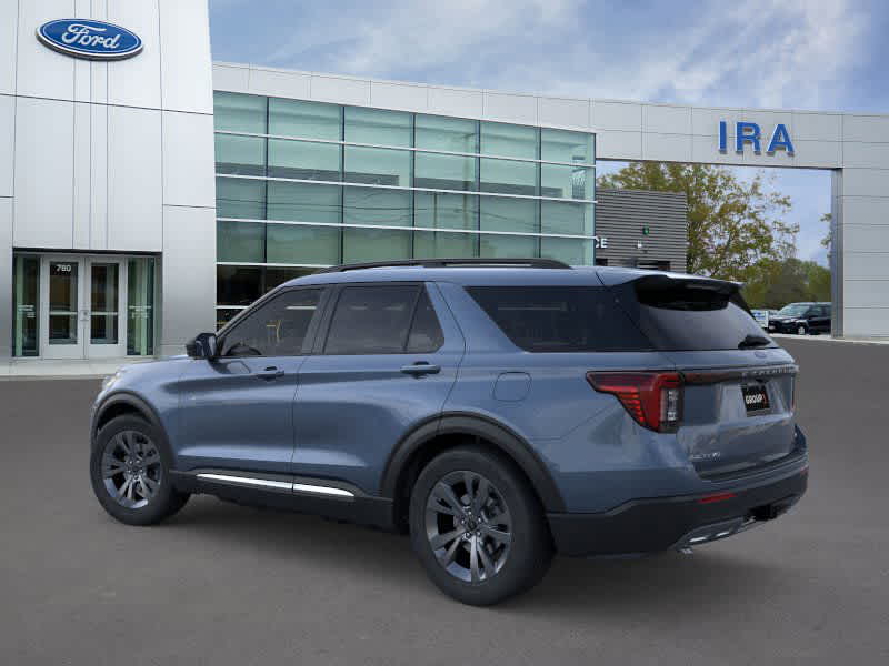 2025 Ford Explorer photo 2