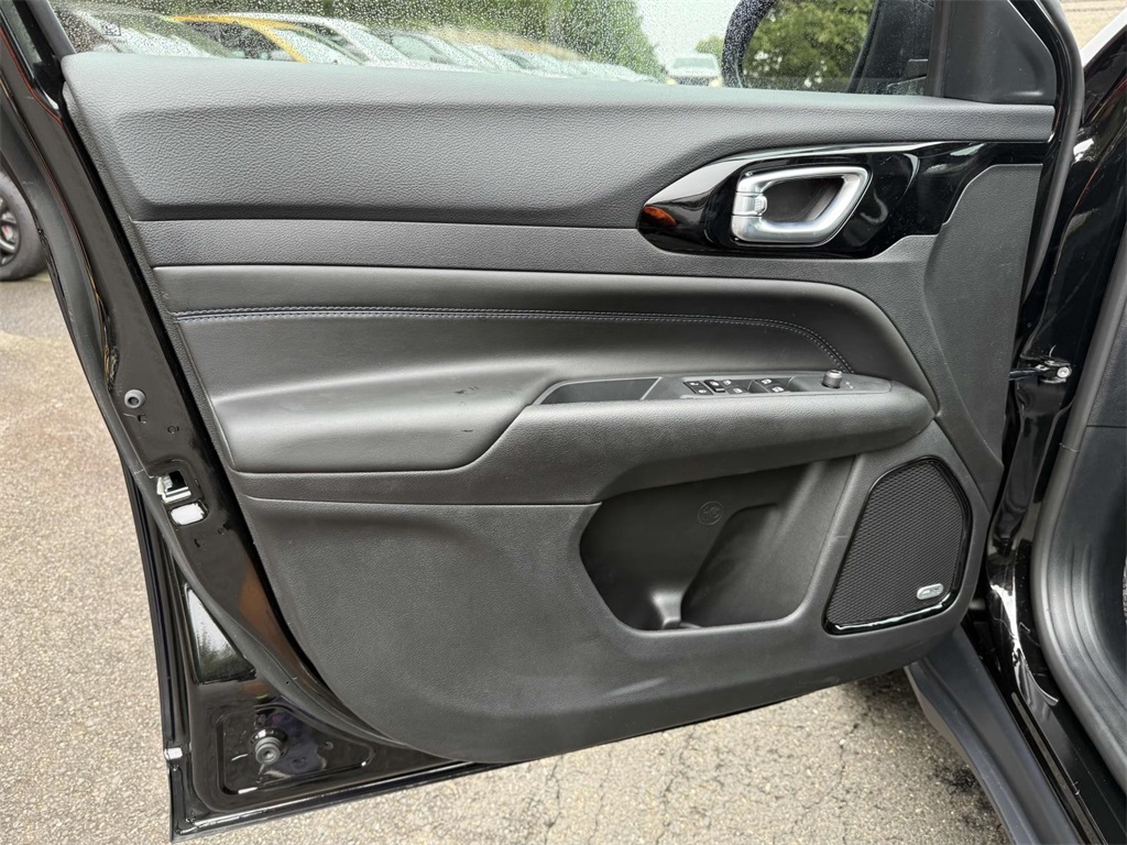 2025 Jeep Compass Limited photo 24